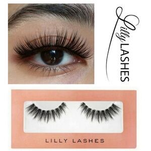 LILLY Lashes in Gaia